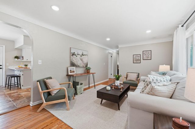 2481. 19th Avenue E, North Saint Paul, MN 55109