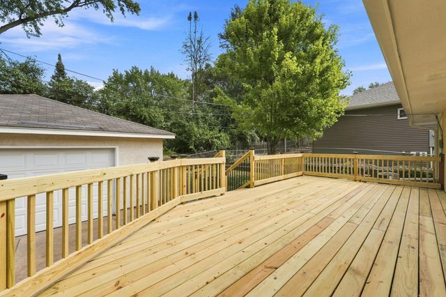 2481. 19th Avenue E, North Saint Paul, MN 55109