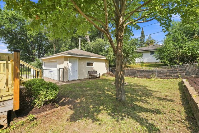 2481. 19th Avenue E, North Saint Paul, MN 55109