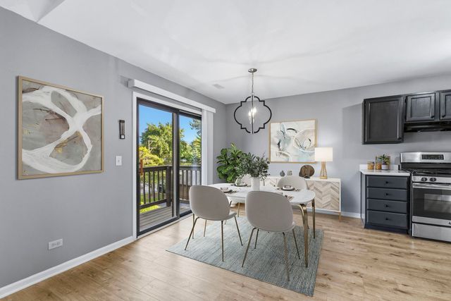 1820 W Highland Avenue D, Elgin, IL 60123