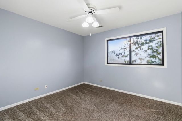 1820 W Highland Avenue D, Elgin, IL 60123
