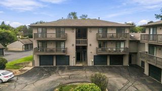 1820 W Highland Avenue D, Elgin, IL 60123