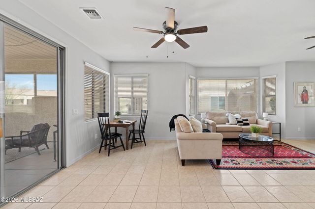 530 W Aspenwood Street, Green Valley, AZ 85614