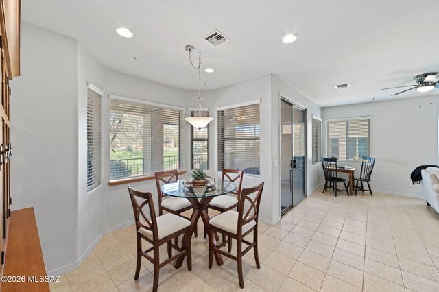 530 W Aspenwood Street, Green Valley, AZ 85614