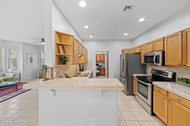 530 W Aspenwood Street, Green Valley, AZ 85614