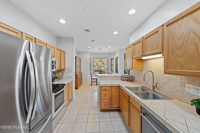 530 W Aspenwood Street, Green Valley, AZ 85614