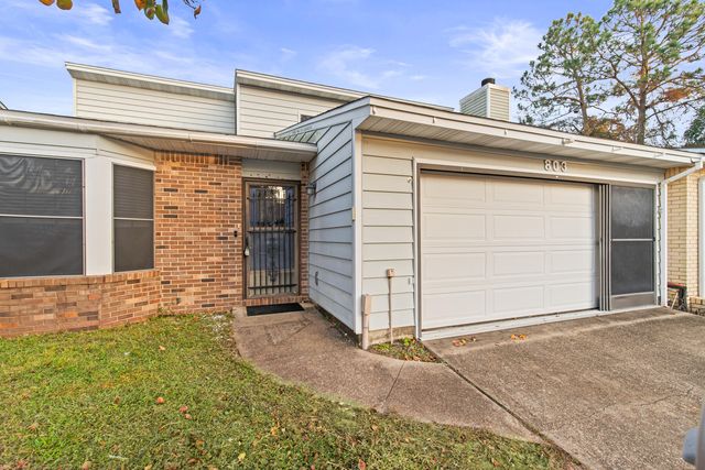 803 Holbrook Circle, Fort Walton Beach, FL 32547