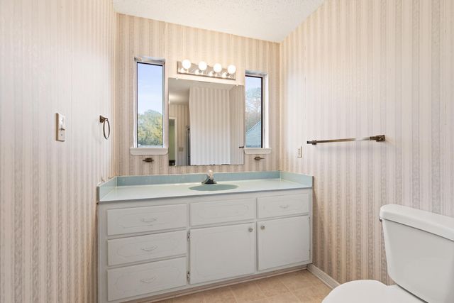 803 Holbrook Circle, Fort Walton Beach, FL 32547