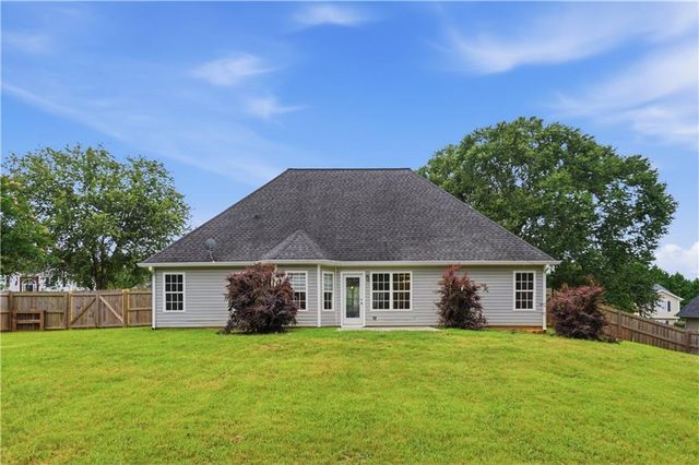 2500 Huntington Drive, Loganville, GA 30052