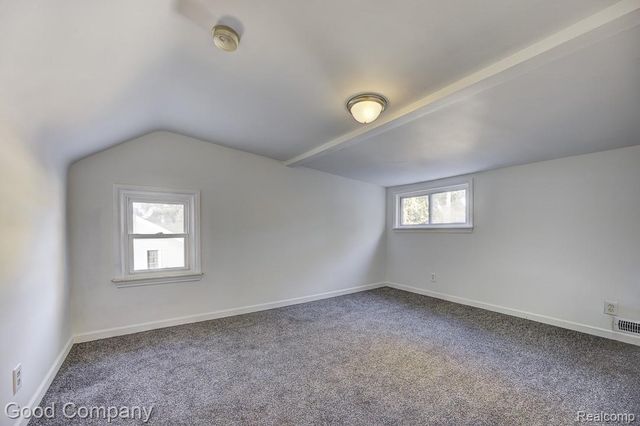525 E Lewiston Avenue, Ferndale, MI 48220