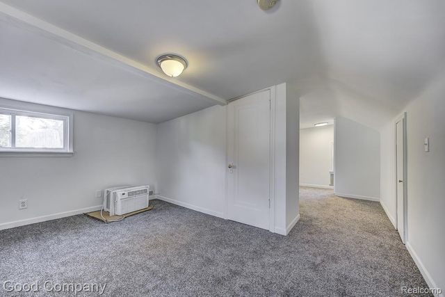 525 E Lewiston Avenue, Ferndale, MI 48220