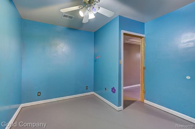 525 E Lewiston Avenue, Ferndale, MI 48220