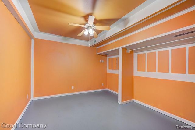 525 E Lewiston Avenue, Ferndale, MI 48220