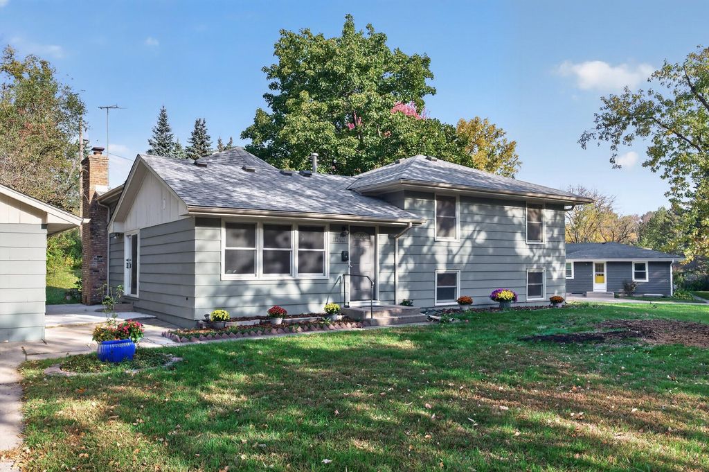11340 Harrison Road, Bloomington, MN 55437 — photo 2