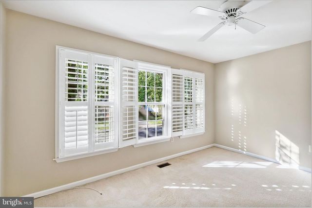 2989 FRANKLIN OAKS DR, Herndon, VA 20171