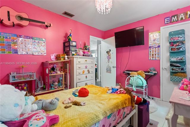 1000 NW 23rd Ter, Pompano Beach, FL 33069