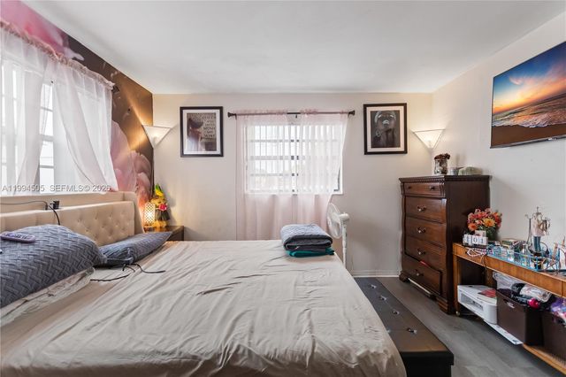 1000 NW 23rd Ter, Pompano Beach, FL 33069