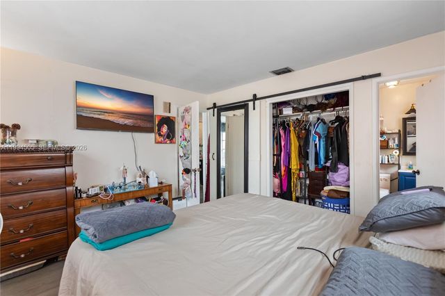 1000 NW 23rd Ter, Pompano Beach, FL 33069