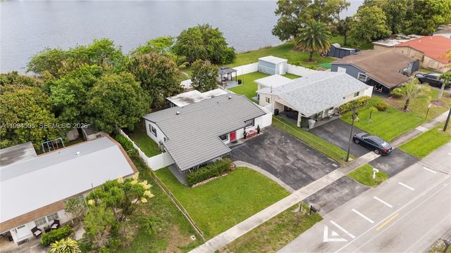 1000 NW 23rd Ter, Pompano Beach, FL 33069
