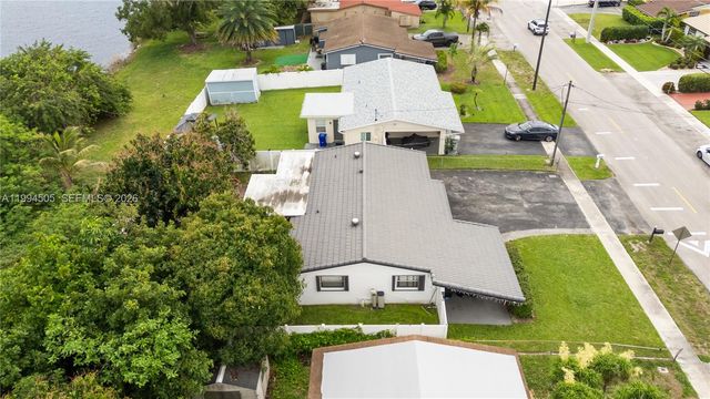 1000 NW 23rd Ter, Pompano Beach, FL 33069