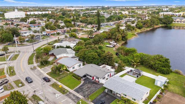 1000 NW 23rd Ter, Pompano Beach, FL 33069