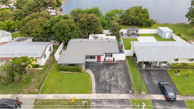 1000 NW 23rd Ter, Pompano Beach, FL 33069
