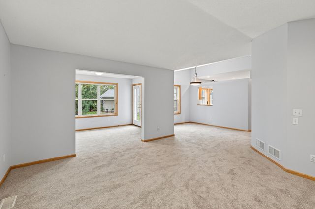 2099 Albemarle Court N, Roseville, MN 55113