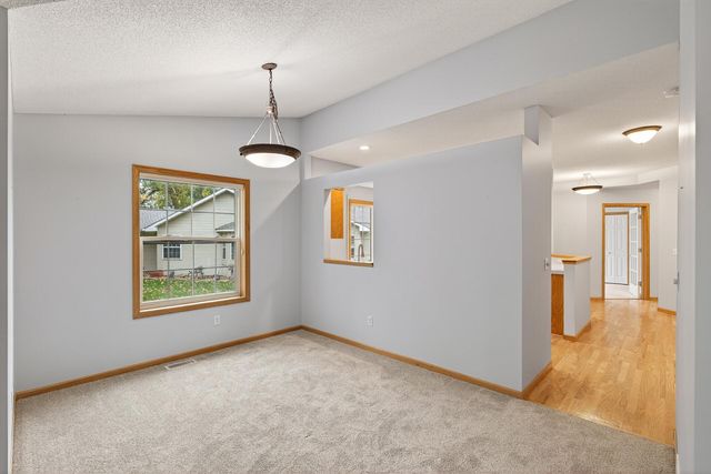 2099 Albemarle Court N, Roseville, MN 55113