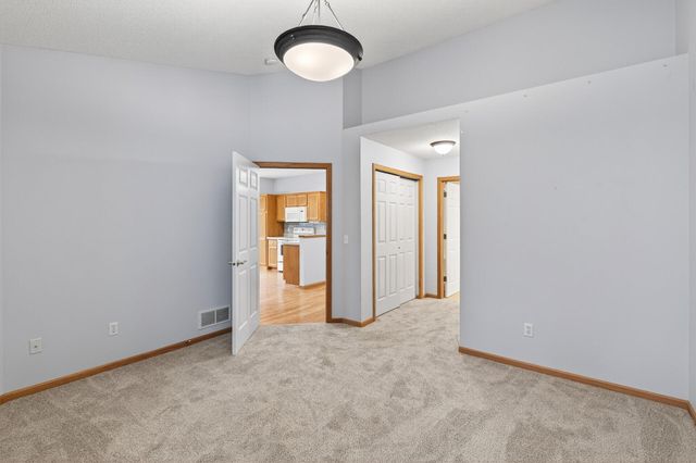 2099 Albemarle Court N, Roseville, MN 55113