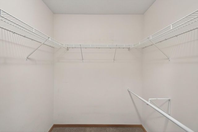 2099 Albemarle Court N, Roseville, MN 55113