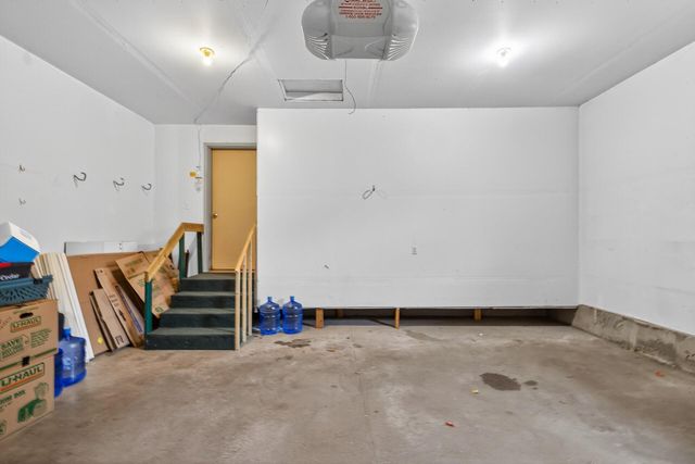 2099 Albemarle Court N, Roseville, MN 55113