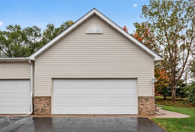 2099 Albemarle Court N, Roseville, MN 55113
