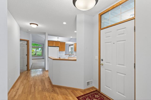 2099 Albemarle Court N, Roseville, MN 55113