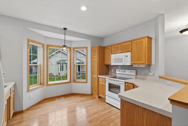 2099 Albemarle Court N, Roseville, MN 55113