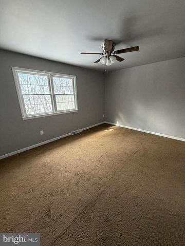 1243 PEGGY DR, Hummelstown, PA 17036