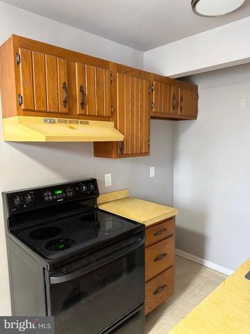 1243 PEGGY DR, Hummelstown, PA 17036