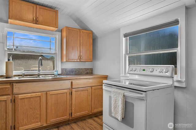 504 W 1st Street, Nooksack, WA 98276