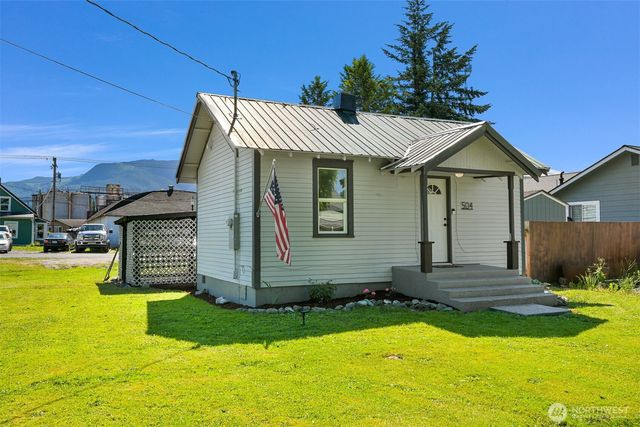 504 W 1st Street, Nooksack, WA 98276