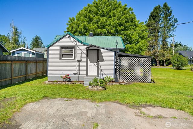 504 W 1st Street, Nooksack, WA 98276