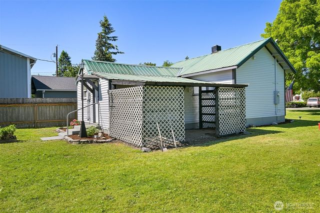 504 W 1st Street, Nooksack, WA 98276