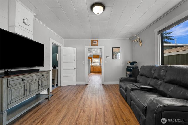 504 W 1st Street, Nooksack, WA 98276