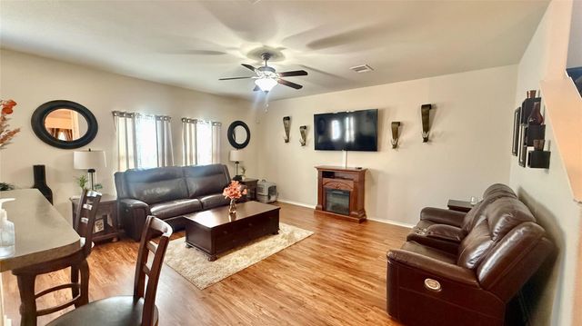 18309 Windtree LN, Elgin, TX 78621