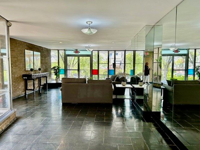 5100 5th Ave 301, Shadyside, PA 15232