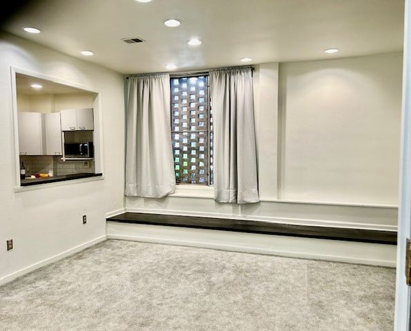 5100 5th Ave 301, Shadyside, PA 15232