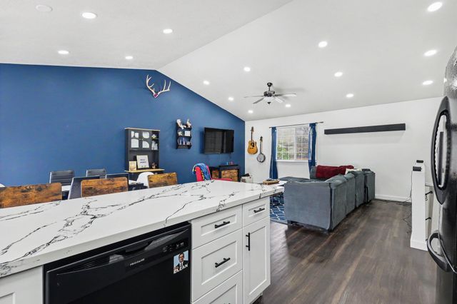 1270 Holiday Street, Muskegon, MI 49442