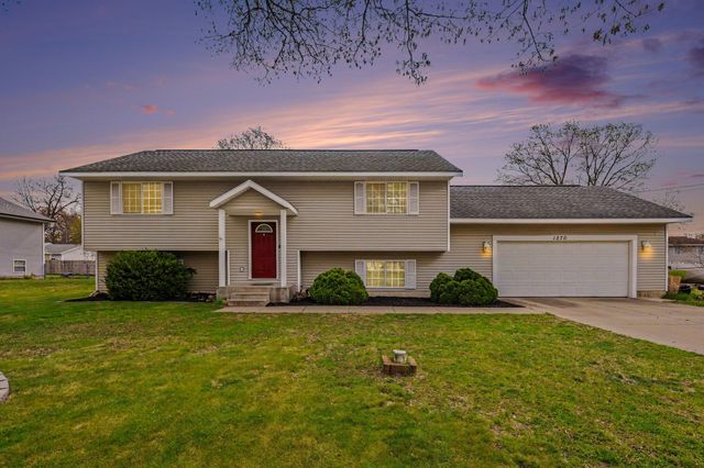 1270 Holiday Street, Muskegon, MI 49442