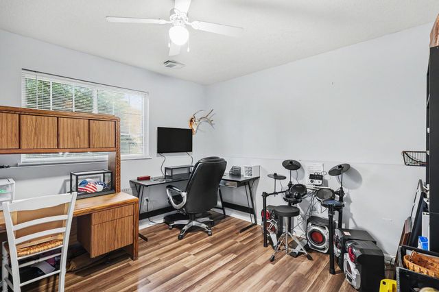 1270 Holiday Street, Muskegon, MI 49442