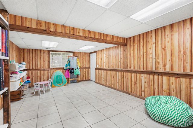1270 Holiday Street, Muskegon, MI 49442