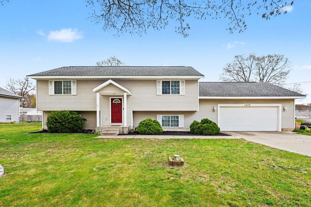 1270 Holiday Street, Muskegon, MI 49442