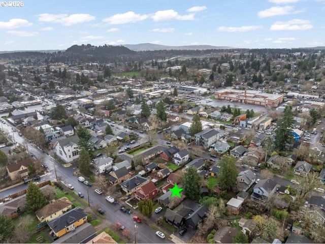 132 Ne 78TH Ave Ne, Portland, OR 97213